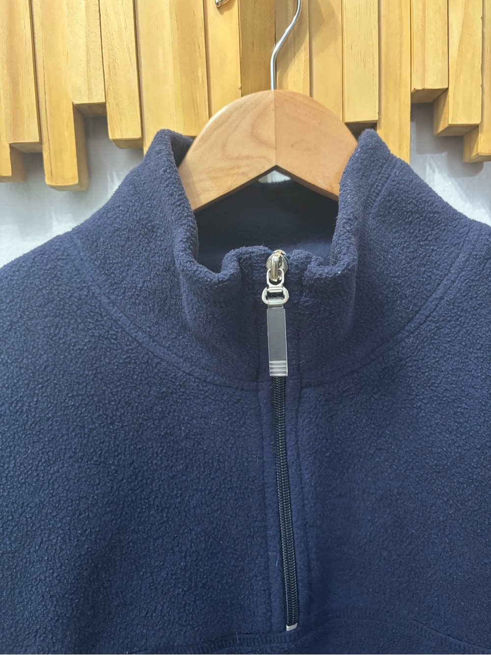 Disney Mickey Fleece Pullover Sweatshirt Size XL Navy‎ Blur Embroidered 1/4 Zip - Picture 7 of 7